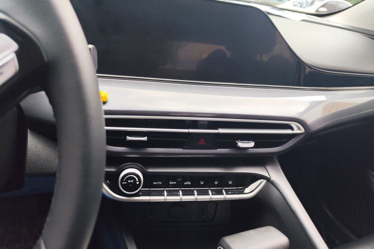 Used CHANGAN Eado 2020 PLUS Blue Whale NE 1.4T GDI DCT Prestige Model Interior 3