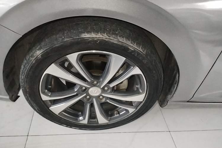Used CHANGAN Eado 2020 PLUS Blue Whale NE 1.4T GDI DCT Flagship Model Left Front Wheel Hub