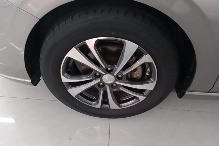 Used CHANGAN Eado 2020 PLUS Million Edition 1.6L GDI CVT Luxury Model Left Front Wheel Hub