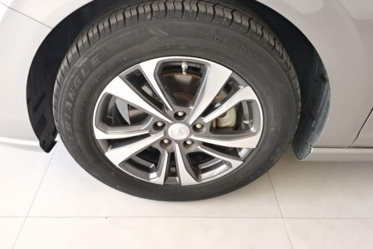 Used CHANGAN Eado 2020 PLUS 1.6L GDI Automatic Luxury Model Left Front Wheel Hub