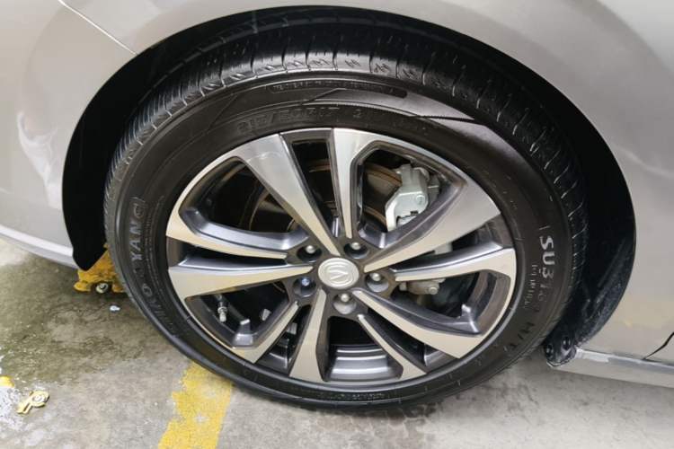 Used CHANGAN Eado 2020 PLUS Blue Whale NE 1.4T GDI DCT Flagship Model Left Front Wheel Hub