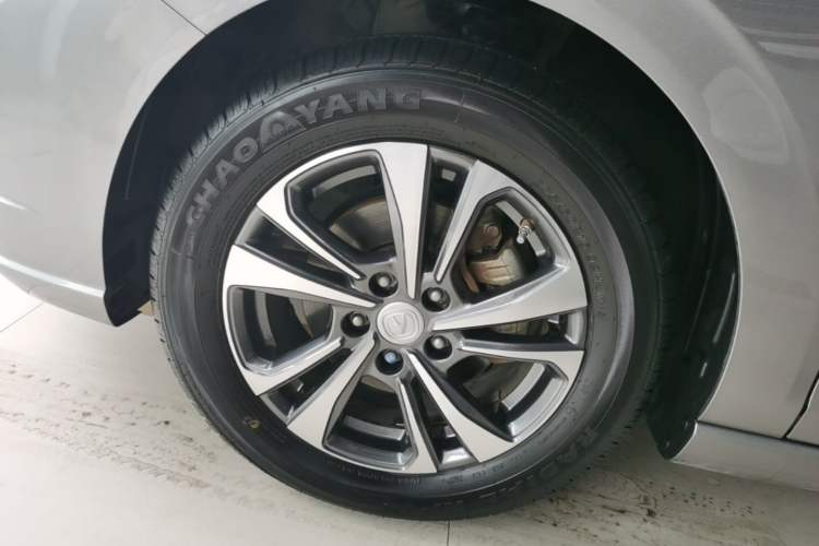 Used CHANGAN Eado 2020 PLUS Blue Whale NE 1.4T GDI DCT Prestige Model Left Front Wheel Hub