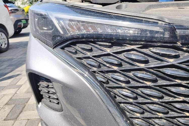 Used CHANGAN Eado 2020 PLUS Blue Whale NE 1.4T GDI DCT Flagship Model Right Front Headlight
