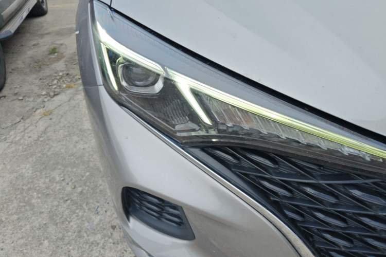 Used CHANGAN Eado 2020 PLUS Blue Whale NE 1.4T GDI DCT Flagship Model Right Front Headlight