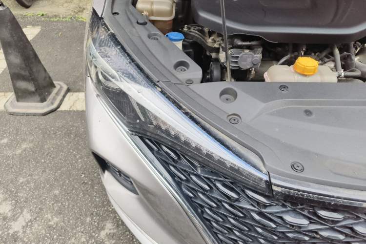 Used CHANGAN Eado 2020 PLUS Blue Whale NE 1.4T GDI DCT Flagship Model Right Front Headlight