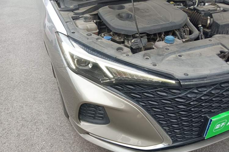 Used CHANGAN Eado 2020 PLUS Blue Whale NE 1.4T GDI DCT Prestige Model Right Front Headlight