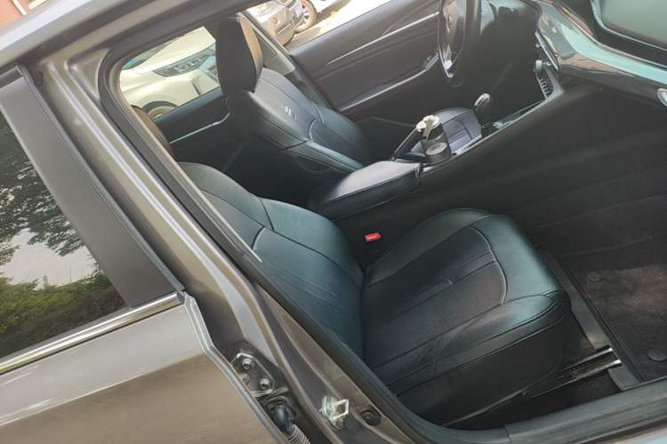 Used CHANGAN Eado 2020 PLUS 1.6L GDI Manual Luxury Model Right Front Seat