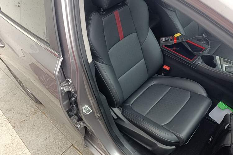 Used CHANGAN Eado 2020 PLUS Million Edition 1.6L GDI CVT Luxury Model Right Front Seat