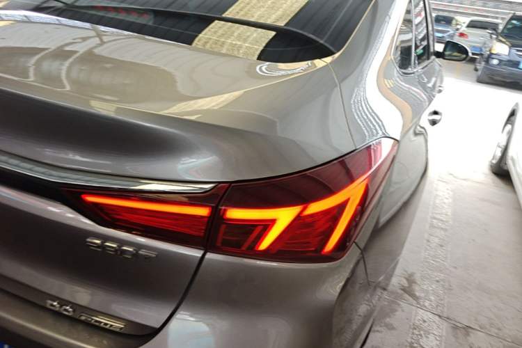 Used CHANGAN Eado 2020 PLUS Blue Whale NE 1.4T GDI DCT Prestige Model Right Rear Taillight