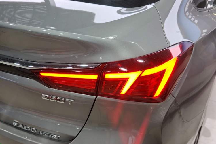 Used CHANGAN Eado 2020 PLUS Blue Whale NE 1.4T GDI DCT Prestige Model Right Rear Taillight