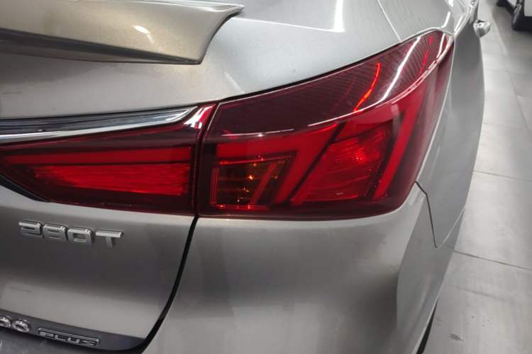 Used CHANGAN Eado 2020 PLUS Blue Whale NE 1.4T GDI DCT Prestige Model Right Rear Taillight