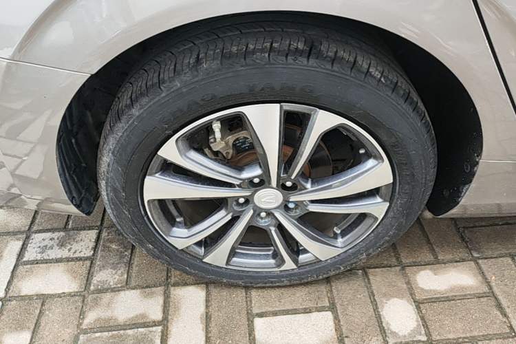Used CHANGAN Eado 2020 PLUS Blue Whale NE 1.4T GDI DCT Flagship Model Right Rear Wheel Hub
