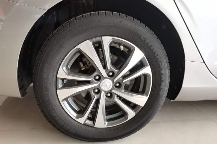 Used CHANGAN Eado 2020 PLUS 1.6L GDI Automatic Luxury Model Right Rear Wheel Hub