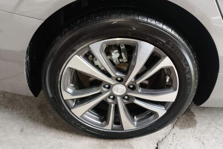 Used CHANGAN Eado 2020 PLUS Blue Whale NE 1.4T GDI DCT Flagship Model Right Rear Wheel Hub