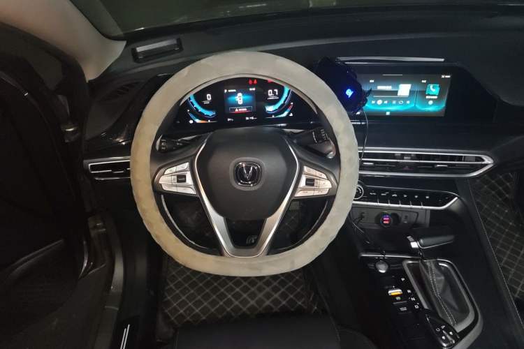 Used CHANGAN Eado 2020 PLUS Blue Whale NE 1.4T GDI DCT Prestige Model Steering Wheel