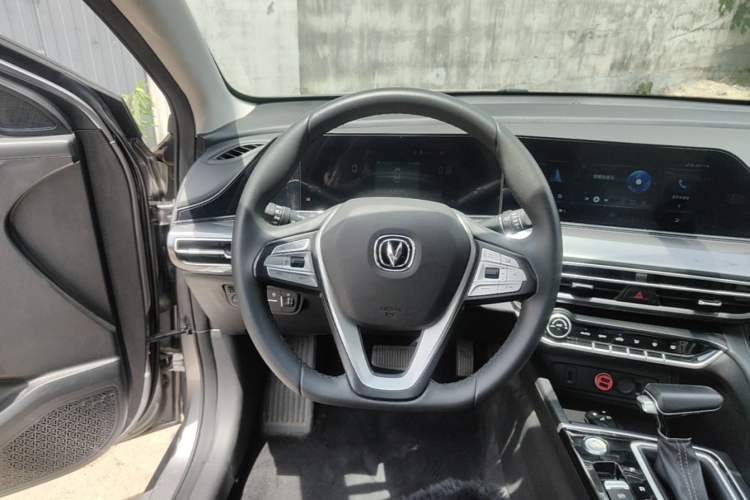 Used CHANGAN Eado 2020 PLUS Blue Whale NE 1.4T GDI DCT Prestige Model Steering Wheel