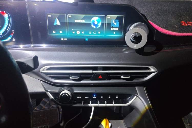 Used CHANGAN Eado 2020 PLUS 1.6L GDI Manual Luxury Model Audio And AC Panel