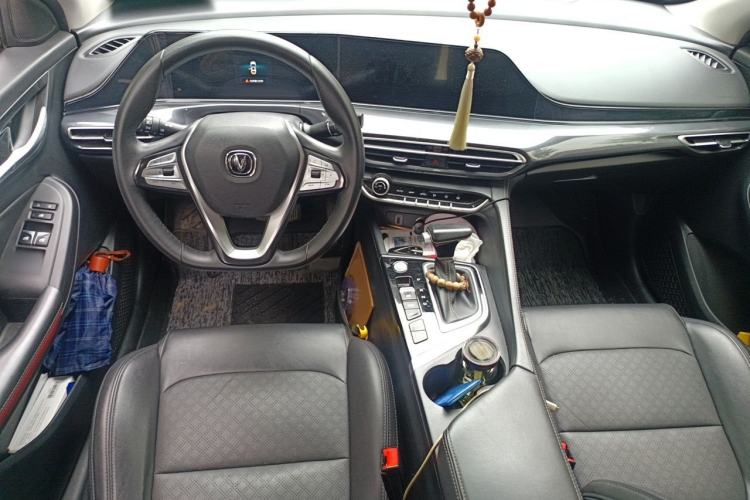 Used CHANGAN Eado 2020 PLUS Blue Whale NE 1.4T GDI DCT Prestige Model Center Console