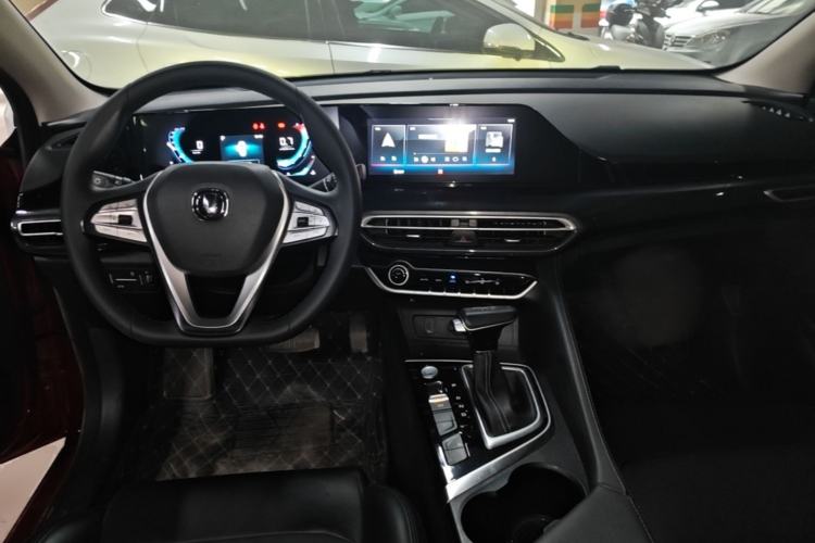 Used CHANGAN Eado 2020 PLUS 1.6L GDI Automatic Luxury Model Center Console