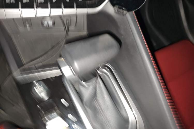 Used CHANGAN Eado 2020 PLUS Blue Whale NE 1.4T GDI DCT Flagship Model Gear Lever