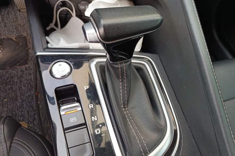 Used CHANGAN Eado 2020 PLUS 1.6L GDI Automatic Luxury Model Gear Lever