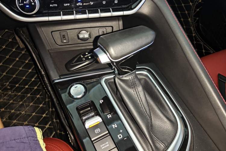 Used CHANGAN Eado 2020 PLUS Blue Whale NE 1.4T GDI DCT Flagship Model Gear Lever