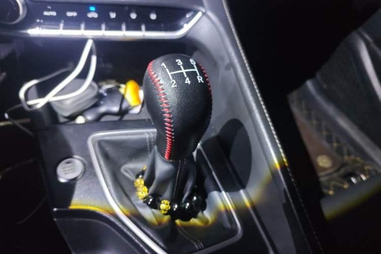 Used CHANGAN Eado 2020 PLUS 1.6L GDI Manual Luxury Model Gear Lever