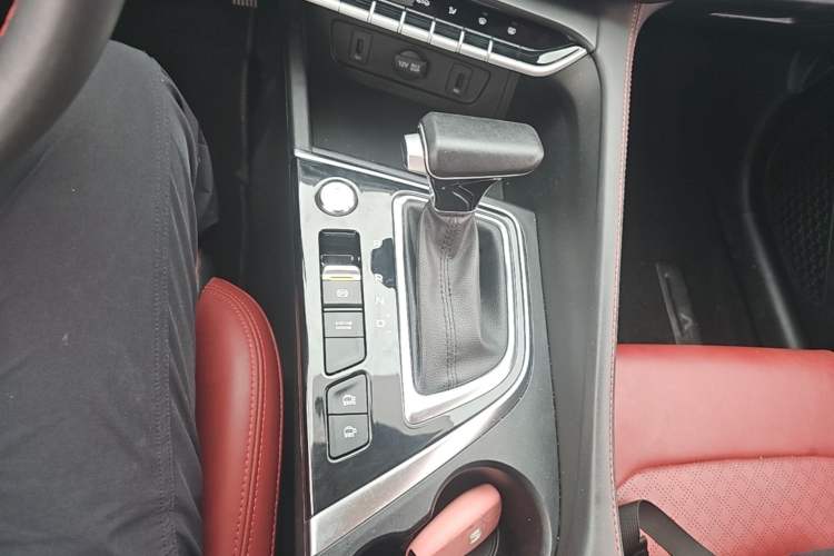 Used CHANGAN Eado 2020 PLUS Blue Whale NE 1.4T GDI DCT Flagship Model Gear Lever