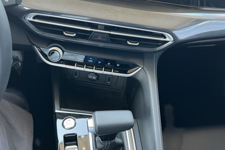 Used CHANGAN Eado 2020 PLUS Blue Whale NE 1.4T GDI DCT Prestige Model Interior 8