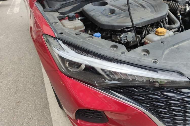Used CHANGAN Eado 2020 PLUS Blue Whale NE 1.4T GDI DCT Flagship Model Right Front Headlight