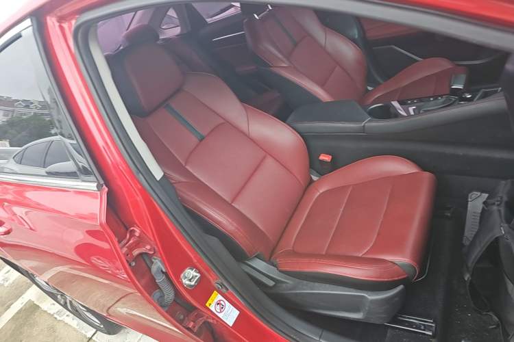 Used CHANGAN Eado 2020 PLUS Blue Whale NE 1.4T GDI DCT Flagship Model Right Front Seat