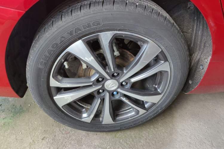 Used CHANGAN Eado 2020 PLUS Blue Whale NE 1.4T GDI DCT Flagship Model Right Rear Wheel Hub