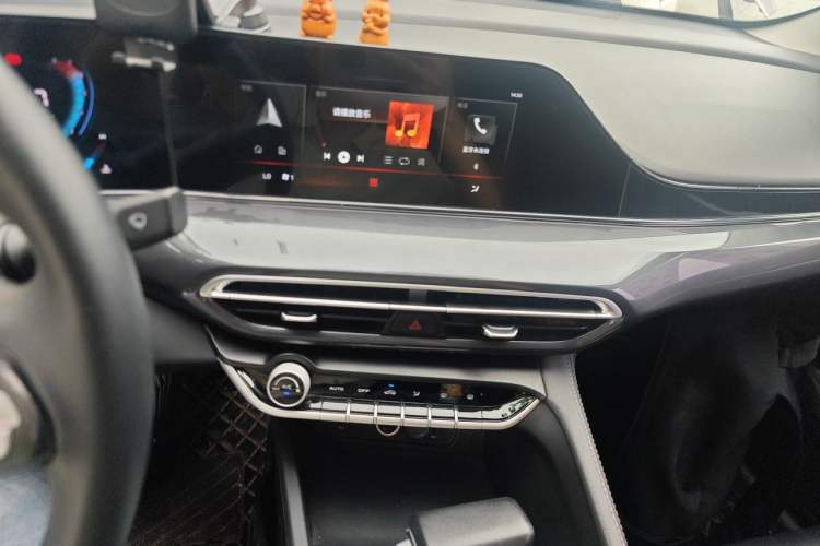 Used CHANGAN Eado 2020 PLUS 1.6L GDI Automatic Luxury Model Audio And AC Panel