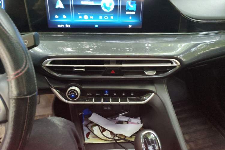 Used CHANGAN Eado 2020 PLUS 1.6L GDI Manual Luxury Model Audio And AC Panel