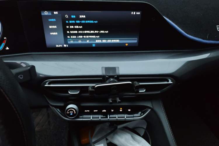 Used CHANGAN Eado 2020 PLUS 1.6L GDI Manual Luxury Model Audio And AC Panel