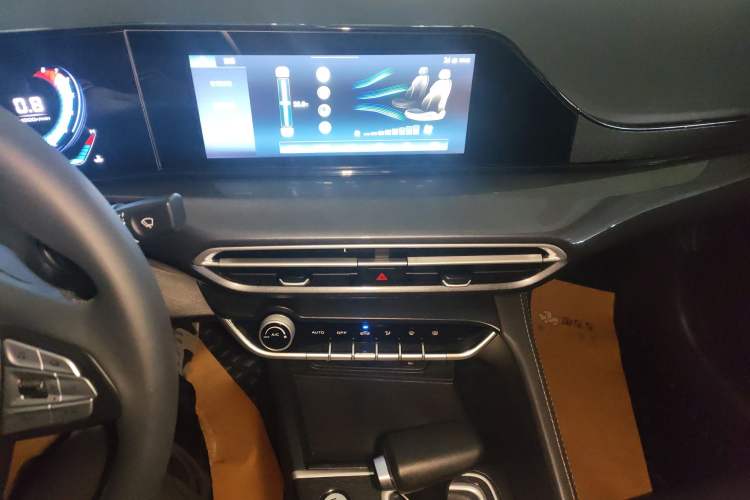 Used CHANGAN Eado 2020 PLUS Blue Whale NE 1.4T GDI DCT Prestige Model Audio And AC Panel
