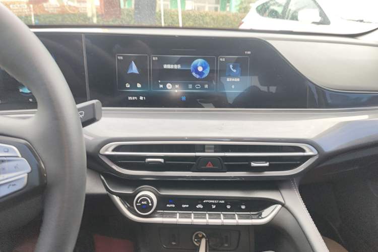 Used CHANGAN Eado 2020 PLUS Million Edition 1.6L GDI CVT Luxury Model Audio And AC Panel