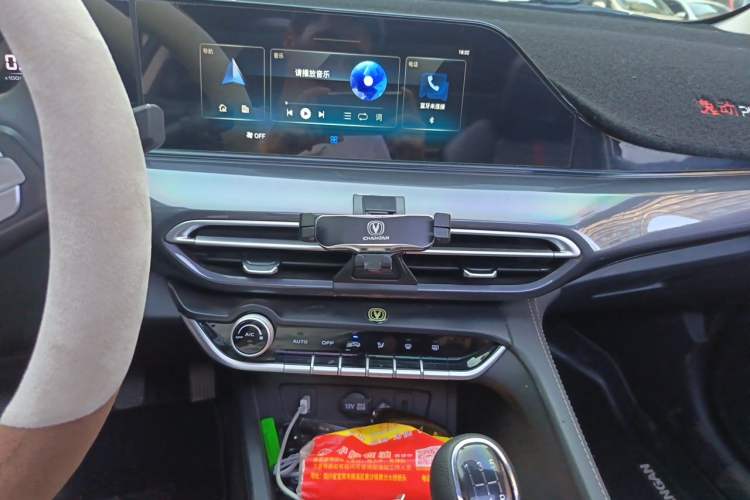 Used CHANGAN Eado 2020 PLUS 1.6L GDI Manual Luxury Model Audio And AC Panel