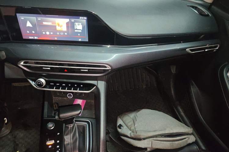 Used CHANGAN Eado 2020 PLUS Blue Whale NE 1.4T GDI DCT Prestige Model Audio And AC Panel