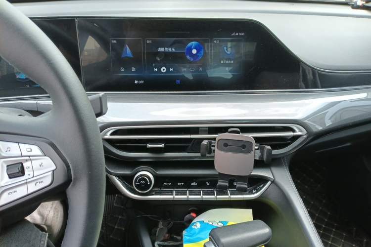 Used CHANGAN Eado 2020 PLUS Blue Whale NE 1.4T GDI DCT Prestige Model Audio And AC Panel