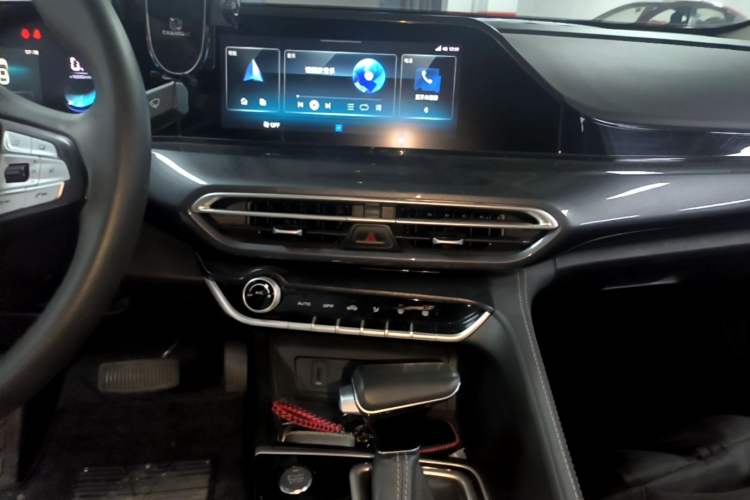 Used CHANGAN Eado 2020 PLUS Blue Whale NE 1.4T GDI DCT Prestige Model Audio And AC Panel