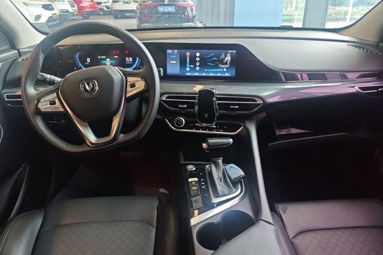 Used CHANGAN Eado 2020 PLUS Blue Whale NE 1.4T GDI DCT Prestige Model Center Console