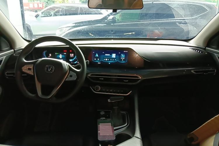 Used CHANGAN Eado 2020 PLUS Blue Whale NE 1.4T GDI DCT Prestige Model Center Console