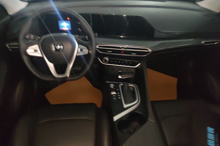 Used CHANGAN Eado 2020 PLUS Blue Whale NE 1.4T GDI DCT Prestige Model Center Console
