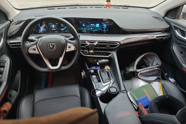 Used CHANGAN Eado 2020 PLUS Blue Whale NE 1.4T GDI DCT Prestige Model Center Console