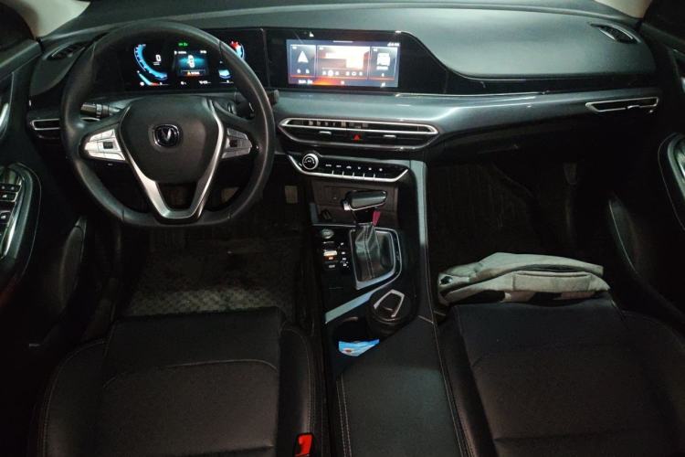 Used CHANGAN Eado 2020 PLUS Blue Whale NE 1.4T GDI DCT Prestige Model Center Console