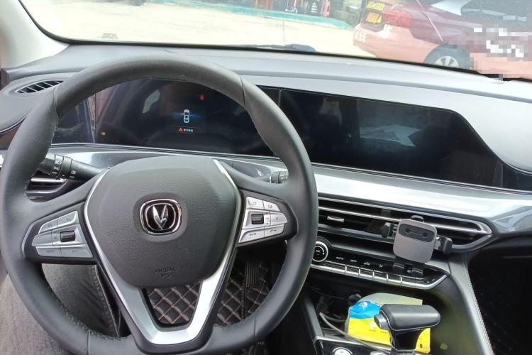 Used CHANGAN Eado 2020 PLUS Blue Whale NE 1.4T GDI DCT Prestige Model Center Console
