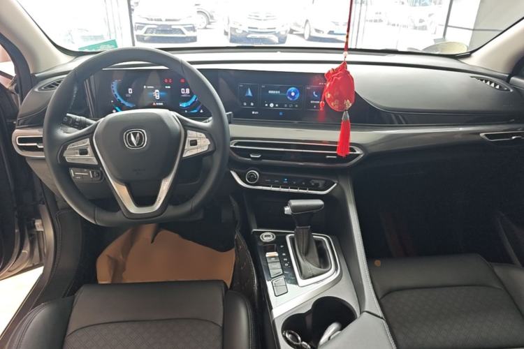 Used CHANGAN Eado 2020 PLUS Blue Whale NE 1.4T GDI DCT Prestige Model Center Console