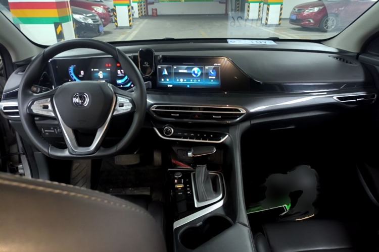 Used CHANGAN Eado 2020 PLUS Blue Whale NE 1.4T GDI DCT Prestige Model Center Console