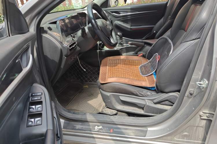 Used CHANGAN Eado 2020 PLUS 1.6L GDI Manual Elite Model Driver Seat